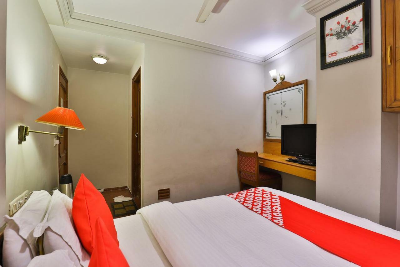 Hotel Pinnacle Ahmedabad Exteriör bild